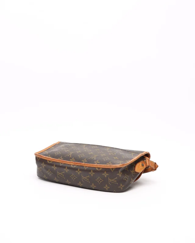 Louis Vuitton Monogram Gibeciere MM Bag in Coated canvas from A Retro Tale, photo 4 of 13