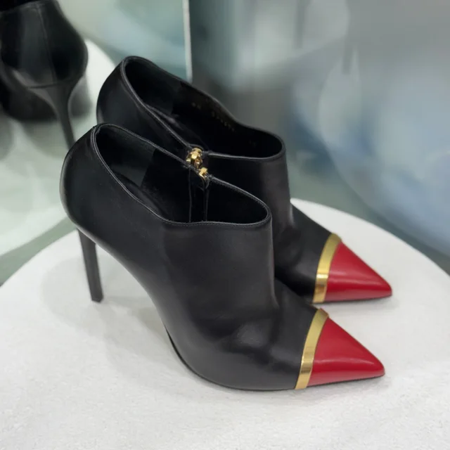 Saint Laurent with Red & Gold Toe Size 39 in Black Leather from Revivre Luxury Consignment