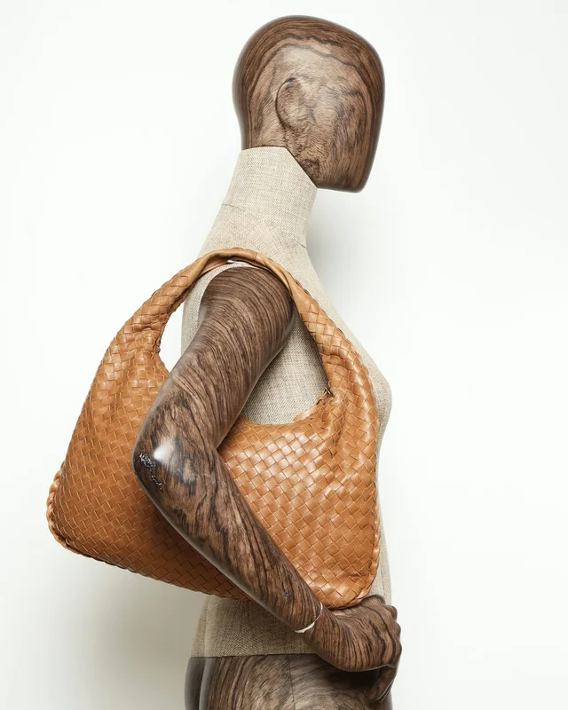 Bottega Veneta Medium Intrecciato Hobo Bag in Woven leather from A Retro Tale, photo 13 of 13