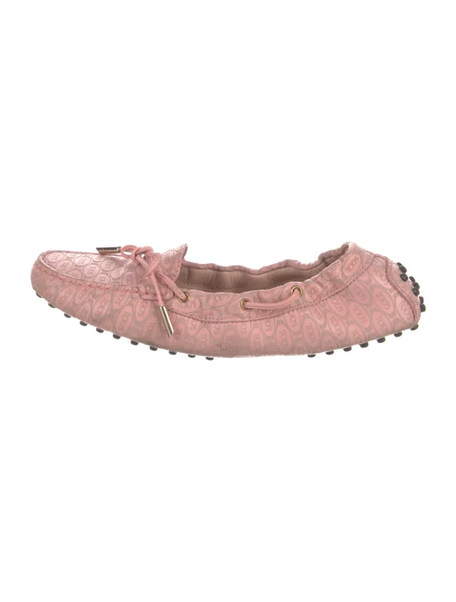 Tod's Leather Patterned Moccasins in pink Leather from The RealReal