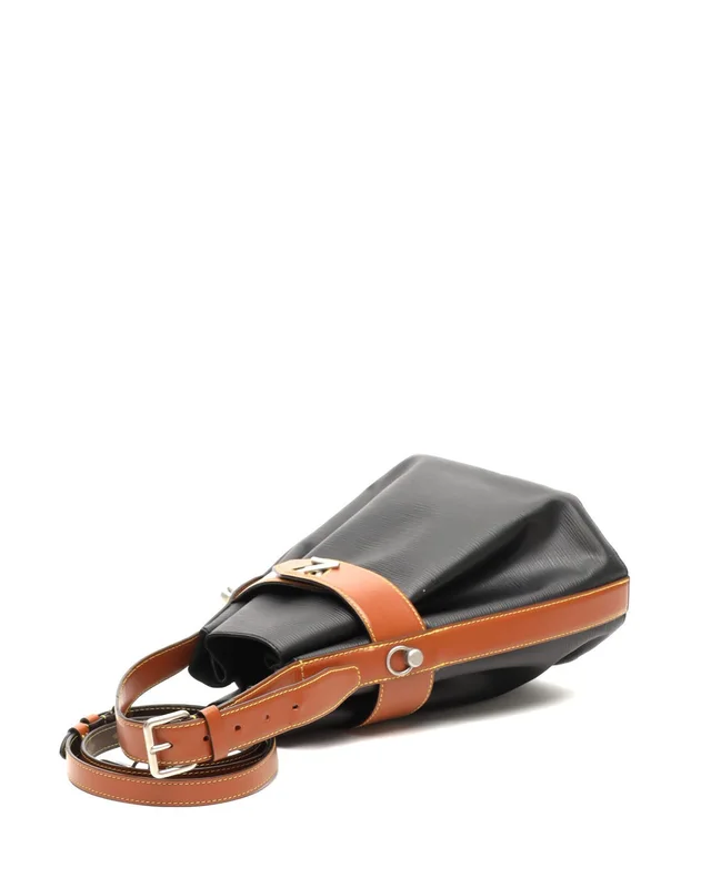 Louis Vuitton Epi Twist Bucket Bag in Leather from A Retro Tale, photo 5 of 12