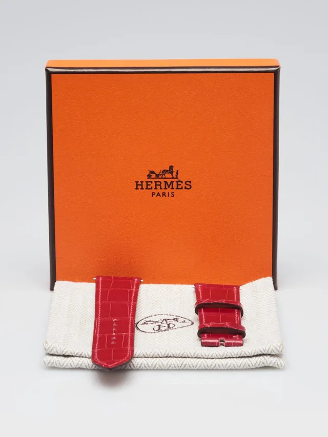 Hermès 30mm Framboise Alligator Single Tour Apple Watch Strap in Crocodile from Yoogis, photo 3 of 7