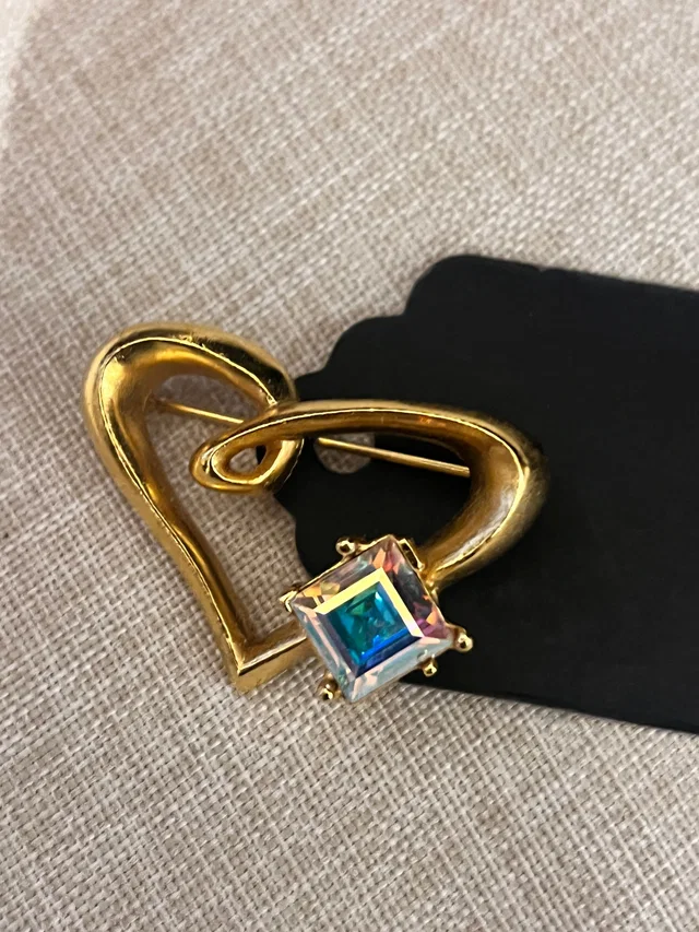 Christian Lacroix Heart brooch from Luxury Promise