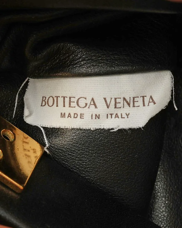Bottega Veneta The Chain Pouch Bag in Leather from A Retro Tale, photo 8 of 9