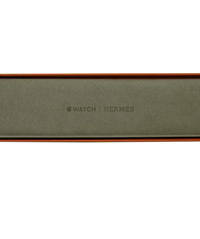 Hermès Apple Watch Strap in Swift leather from Luxury Promise, photo 4 of 5