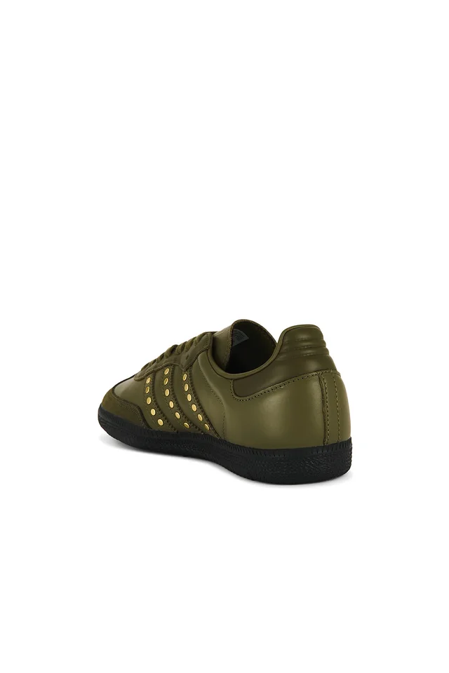adidas Originals Samba OG Sneakers in Medium Dark Khaki, Olive Strata, & Core Black, photo 3 of 6 from REVOLVE (Canada)