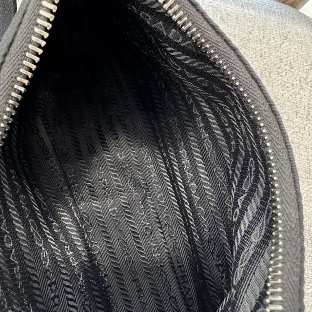 Prada Re-Edition 2005 Re-Nylon Bag in Metal, Nylon, recycled textile fibers, regenerated nylon yarn from Reowned, photo 5 of 8