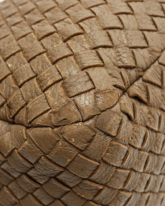 Bottega Veneta Intrecciato Boston Bag in Woven leather from A Retro Tale, photo 6 of 11