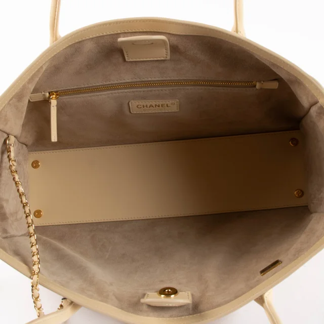 Chanel 26S Beige Leather Cerf Executive Small Tote Bag in Beige Leather from Labellov, photo 10 of 10