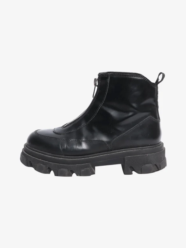 GANNI Black ankle chunky boots - size EU 40 (UK 7) in Black Leather from Sign of the Times