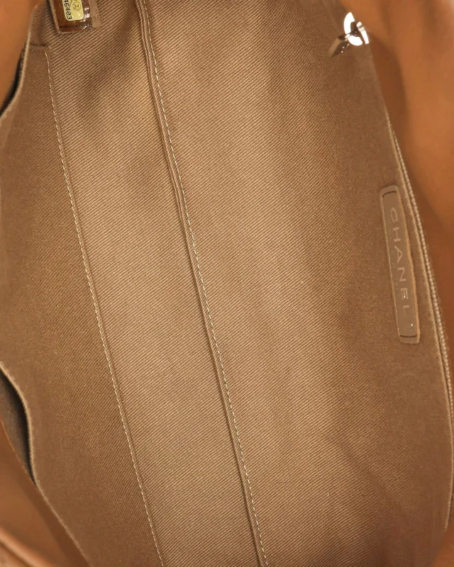 Chanel Stitch It Fold Over Shoulder Bag in Leather from A Retro Tale, photo 9 of 10