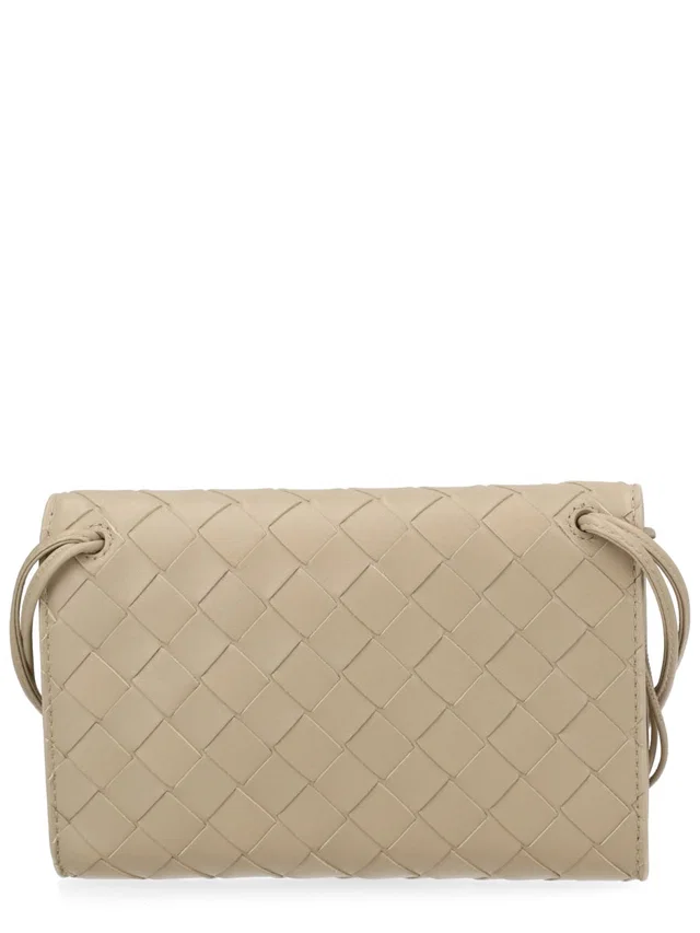 Bottega Veneta Andiamo Clutch — Beige Lamb Leather in Beige Lambskin from HEWI