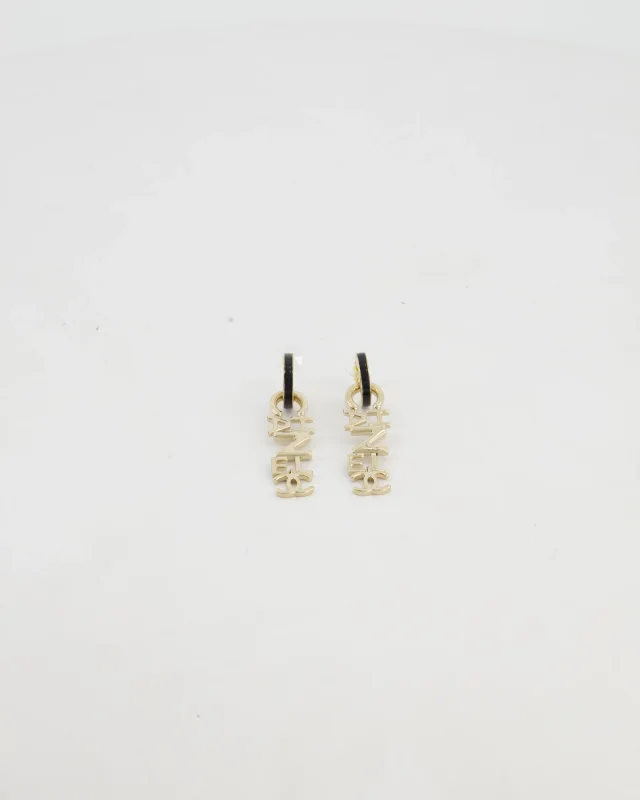 HOT* Chanel 22K Large Champagne Gold Pendant Earrings with Logo Detail in Gold from Sellier, photo 3 of 3