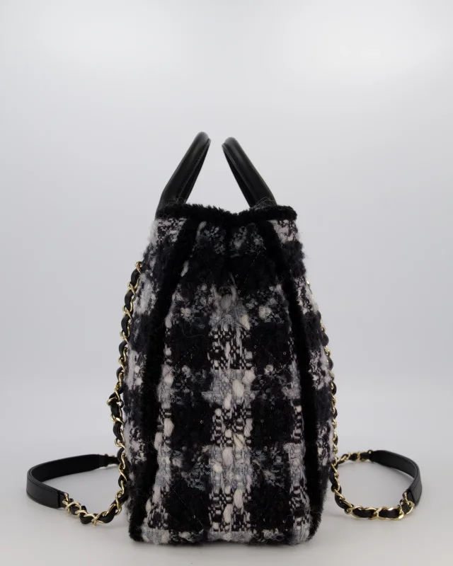 Chanel 25N Grey and Black Quiilted Tweed Shopping Tote Bag in Black Tweed from Sellier, photo 8 of 19
