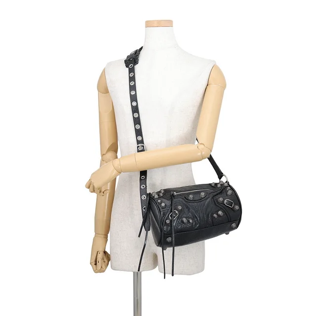 Balenciaga Lucagol Cylinder Black771716 Leather in Leather from GALLERY RARE, photo 4 of 4