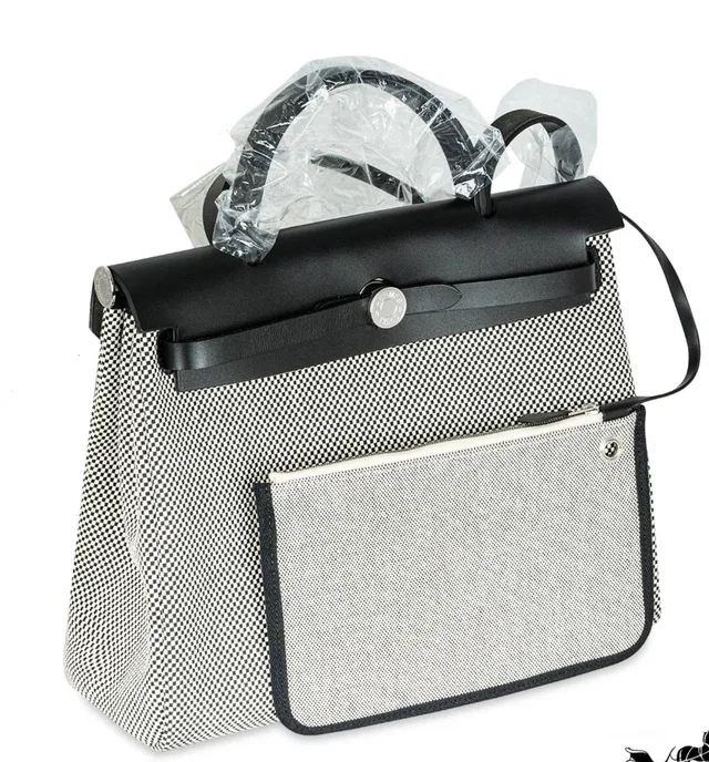 Hermès Ecru Toile / Noir Hunter Herbag Zip 31 Handbag in Quadrille Canvas in Black Canvas from HEWI