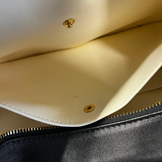 Valentino Garavani Ruffle Hobo Leather in Leather from Her-Age, photo 3 of 5
