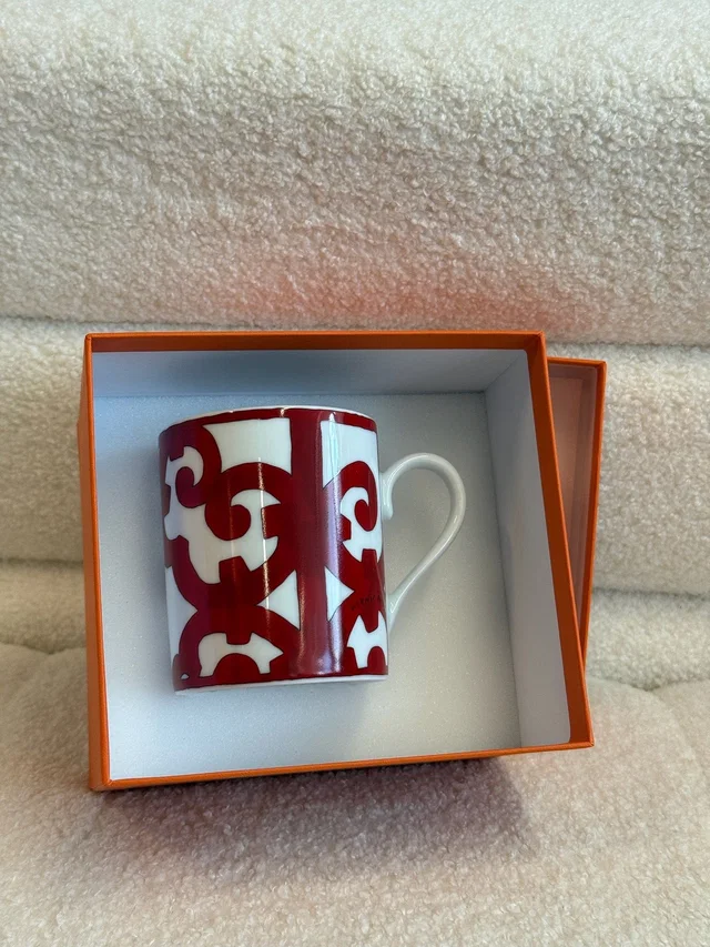 Hermès Mug Rouge and White in White from Luxury Promise