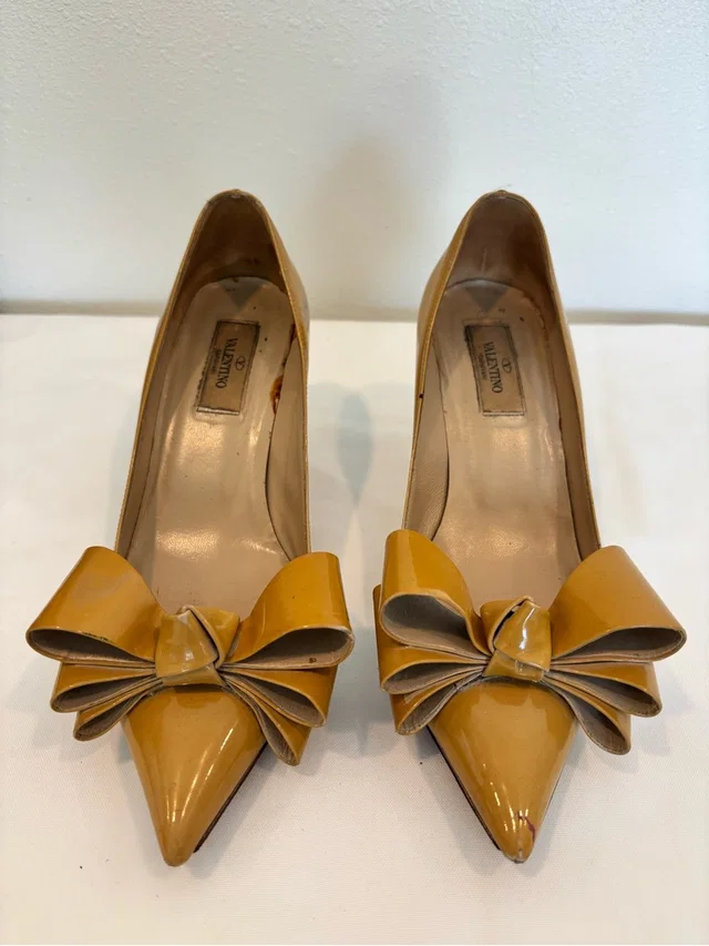 Valentino Garavani Tan Bow Pumps Size 37 in brown|neutral Leather from Poshmark