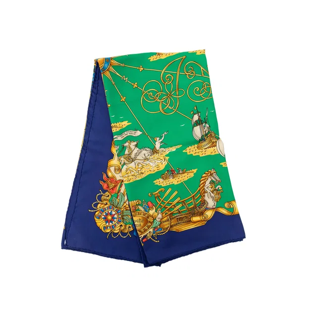 Green Hermès Voiles de Lumiere Silk Scarf 90 Scarves in Green Silk from Designer Revival