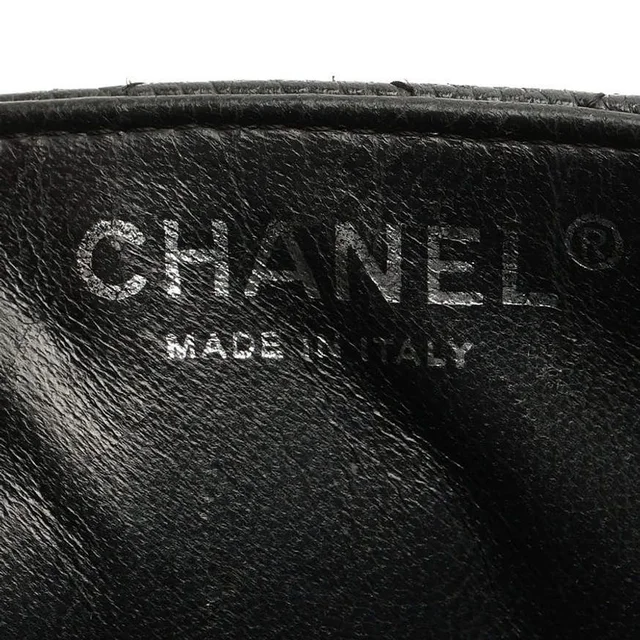 Chanel Caviar East West Flap Bag in Caviar leather from A Retro Tale, photo 8 of 10