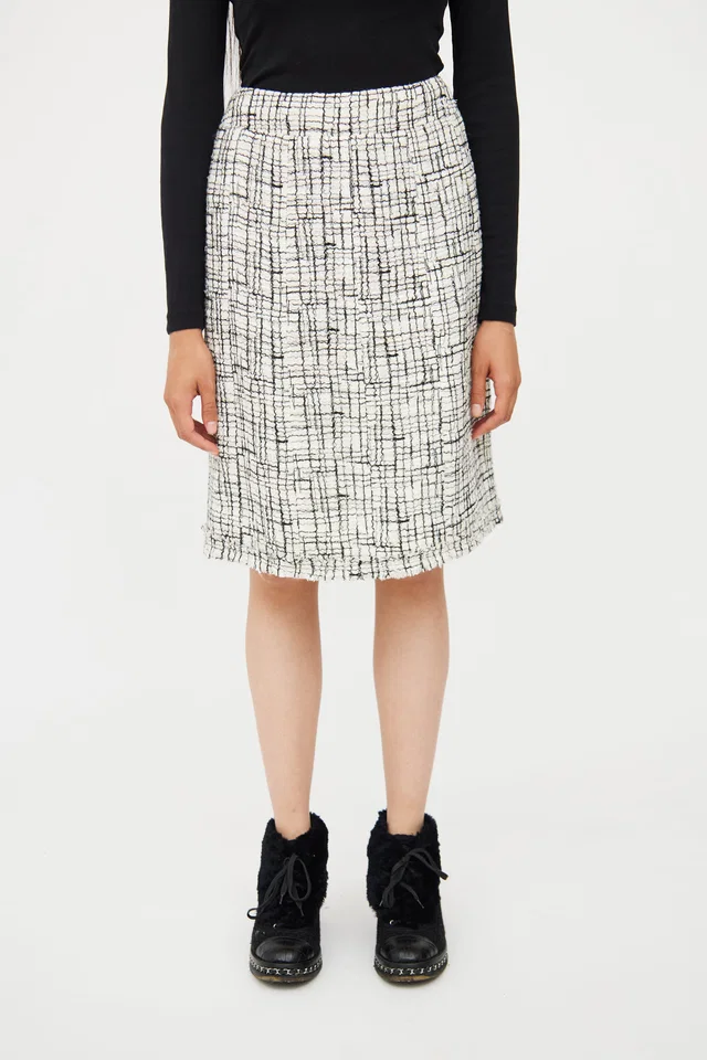 Chanel 2006 Tweed Skirt in Tweed from VSP Consignment