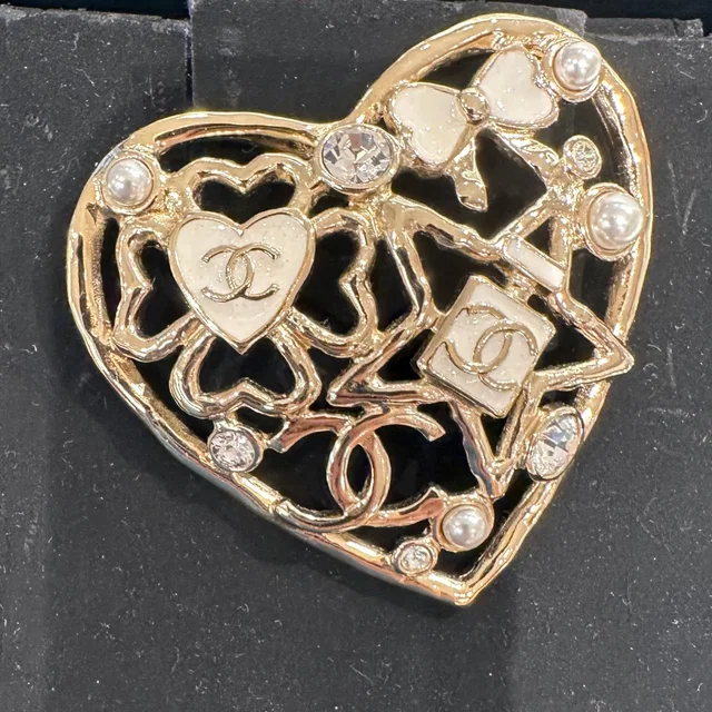 Chanel Gold Heart Brooch in Gold from Luxury Promise