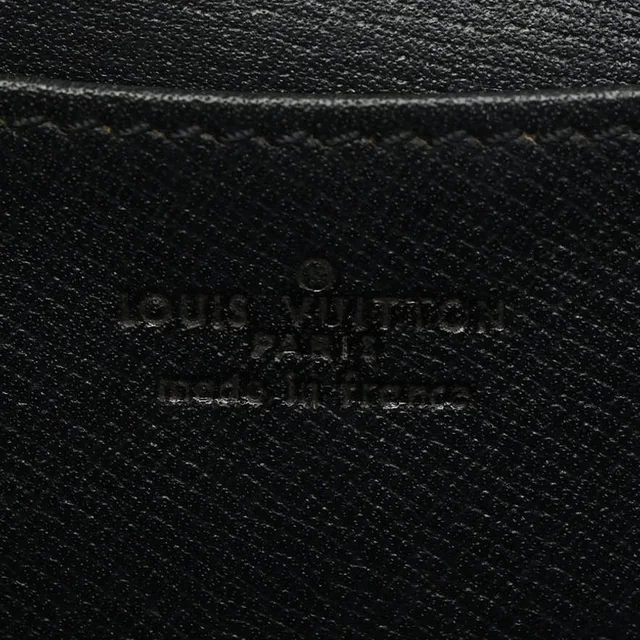 Louis Vuitton Epi Art Deco Clutch Bag in Leather from A Retro Tale, photo 6 of 9
