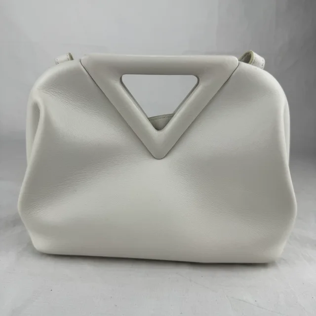 Bottega Veneta Small V Point Bag in buffet leather from Reowned, photo 2 of 8