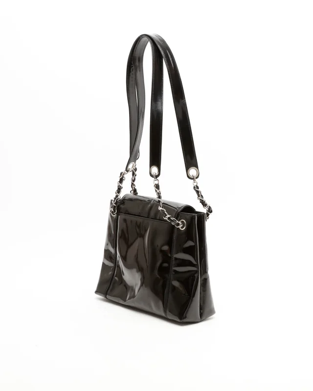 Chanel Patent CC Chain Bag in Patent leather from A Retro Tale, photo 3 of 12