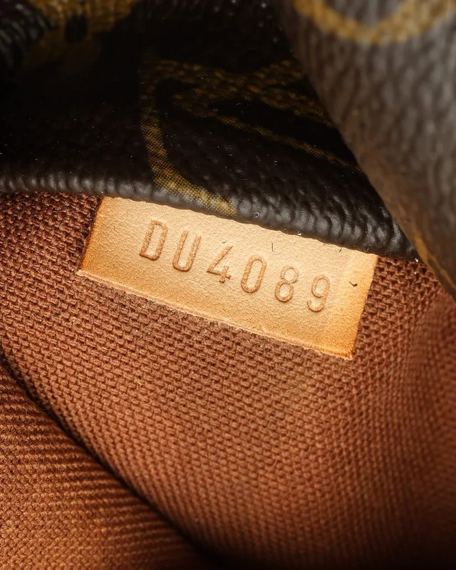 Louis Vuitton Monogram Totally PM Bag in Coated canvas from A Retro Tale, photo 9 of 11