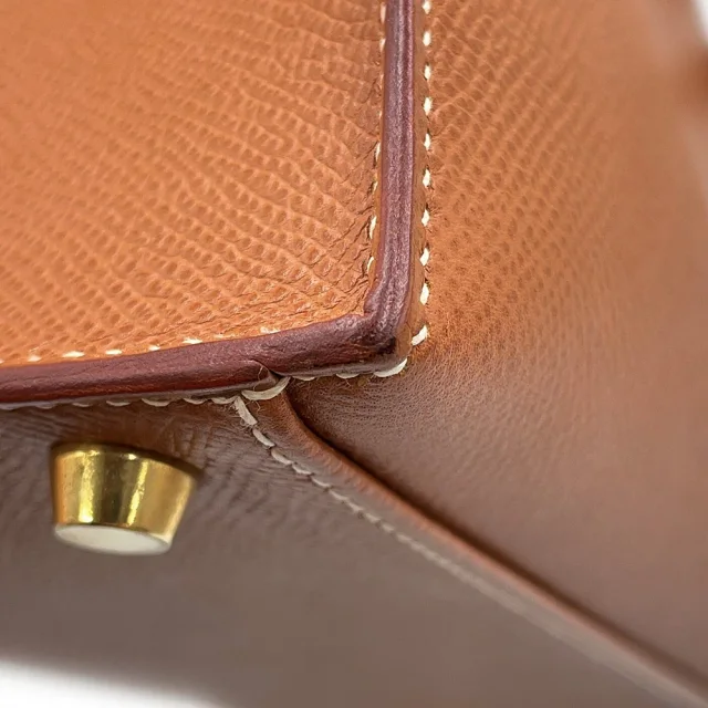 Hermès Kelly Sellier Gold Epsom Size 32 in Gold Epsom leather from GALLERY RARE, photo 8 of 18