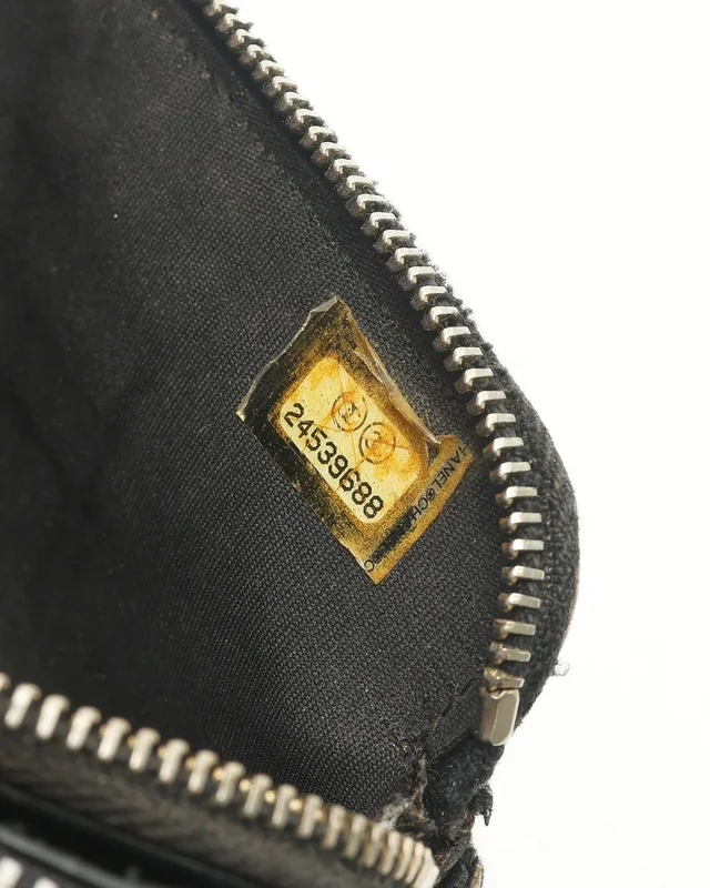 Chanel Velvet Pearl Double Zip Wallet On Chain Bag in Velvet from A Retro Tale, photo 12 of 13