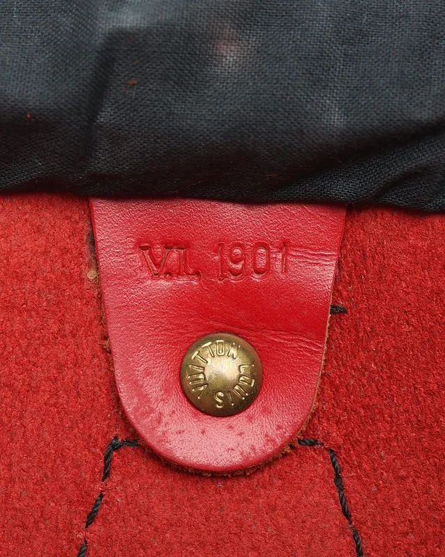 Louis Vuitton Epi Speedy 25 Bag in Leather from A Retro Tale, photo 9 of 11
