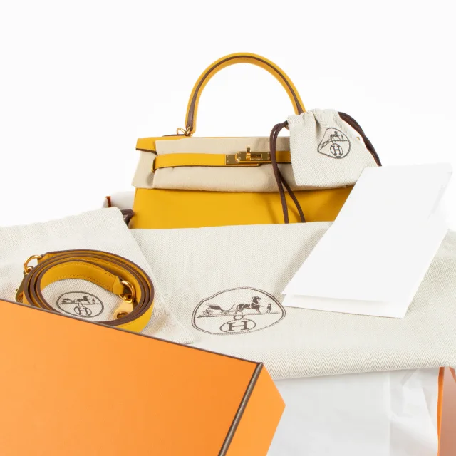 Hermès Kelly 25 Jaune Ambre Swift GHW in Yellow Swift leather from Labellov, photo 2 of 15