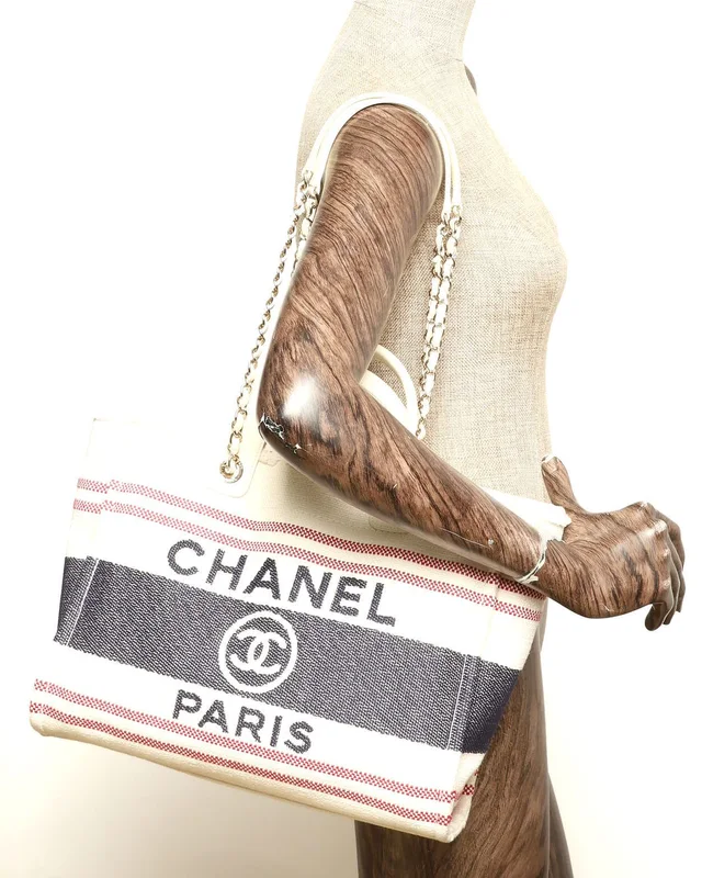 Chanel Deauville MM Tote Bag in Canvas from A Retro Tale, photo 14 of 14