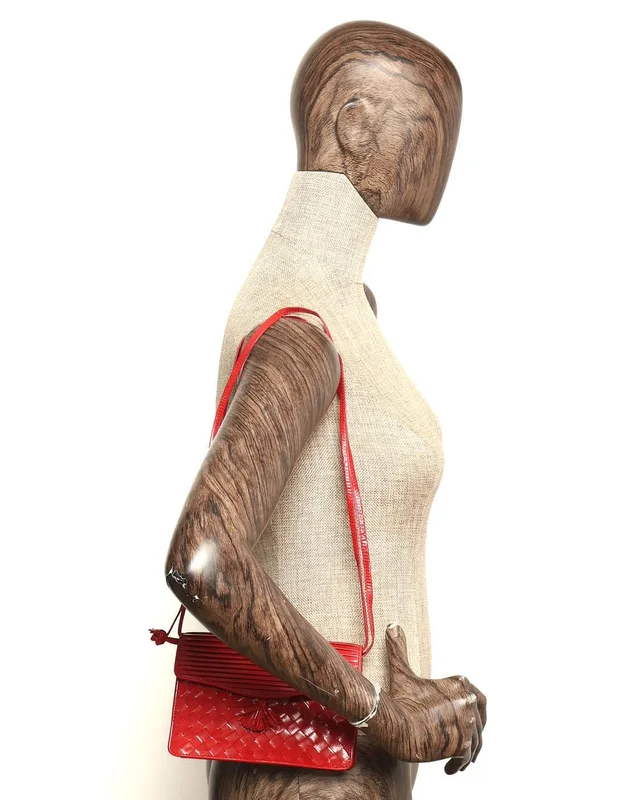 Bottega Veneta Intrecciato Crossbody Bag in Woven leather from A Retro Tale, photo 8 of 8