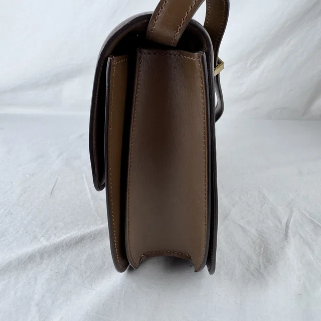 Celine Medium Tan Classic Box Flap Bag in Brown box leather, Leather, Metal from Reowned, photo 2 of 9