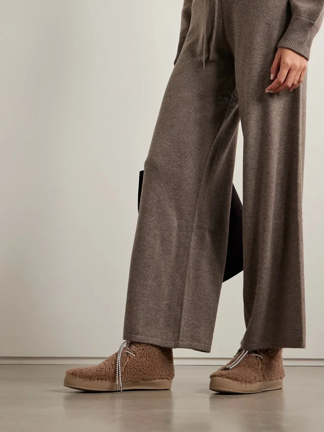 LE MONDE BERYL Desert shearling ankle boots in Beige, photo 2 of 2 from NET-A-PORTER (Canada)