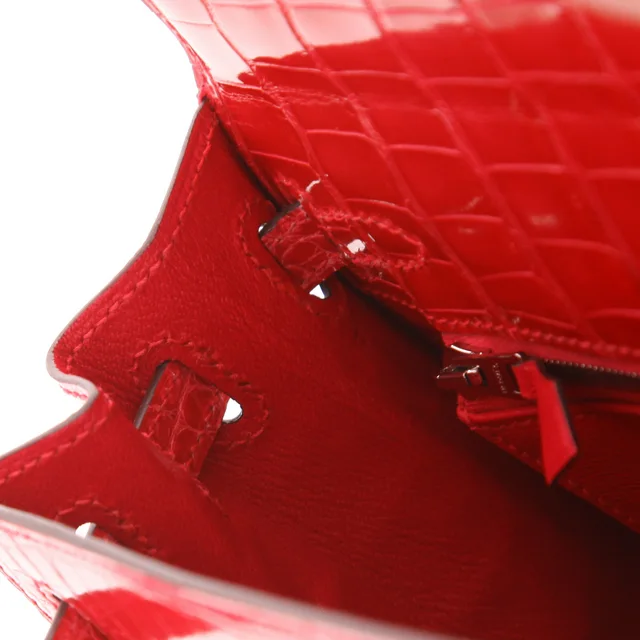 Hermès Kelly 25 cm handbag in ‘Rose Extrême’ alligator leather in Pink Crocodile from Collector Square, photo 5 of 5