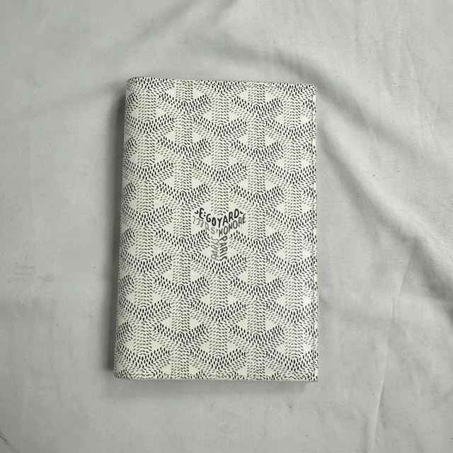 Goyard Greenelle Passport Cover White (Preowned) in white from Grailed, photo 1 of 1