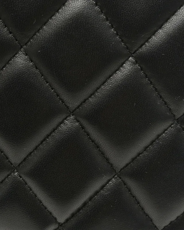 Chanel Classic Jumbo Single Flap Bag in Lambskin from A Retro Tale, photo 7 of 12