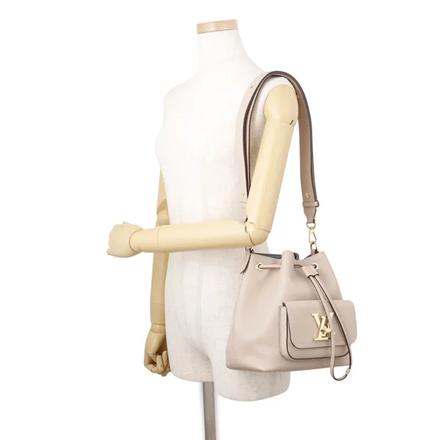 Louis Vuitton Lockme Bucket NV BeigeM57688 Leather in Leather from GALLERY RARE, photo 5 of 19