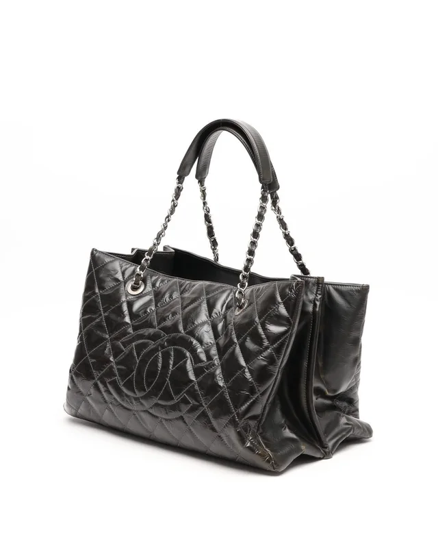 Chanel Patent CC Chain Tote Bag in Patent leather from A Retro Tale, photo 2 of 12