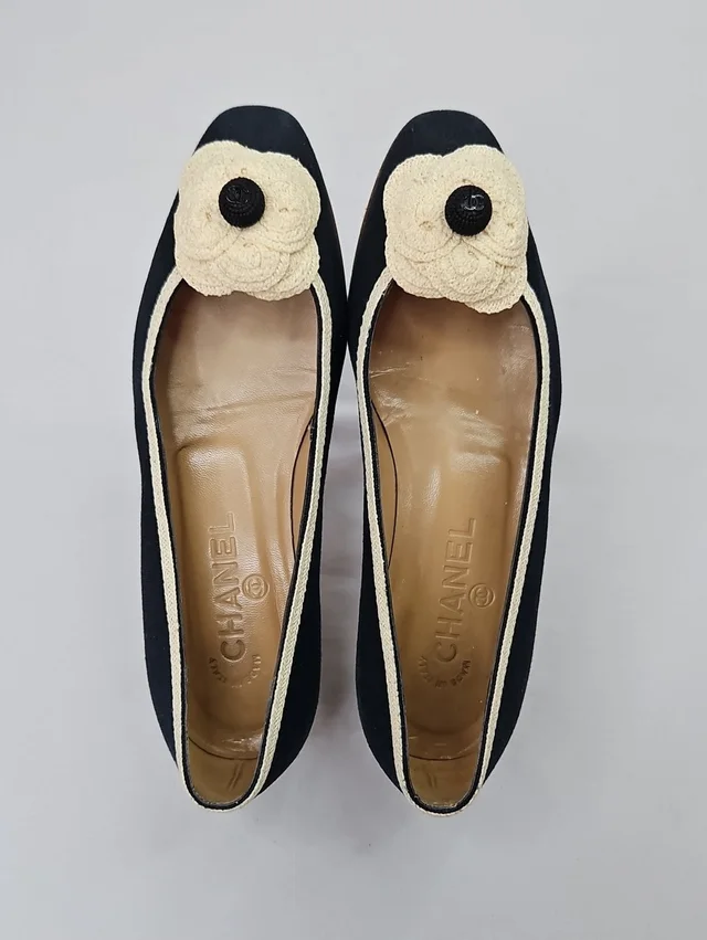 Chanel Navy And Cream Camellia Trim Ballet Flats Size 35.5 in White from Poshmark