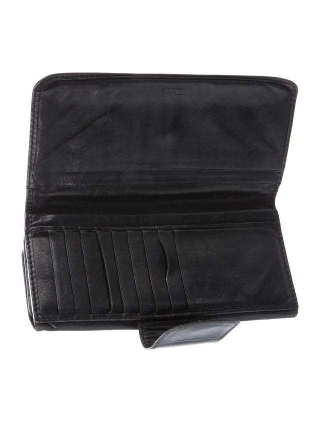 Chloé handbags, wallets & cases in Black Leather from The RealReal, photo 3 of 3