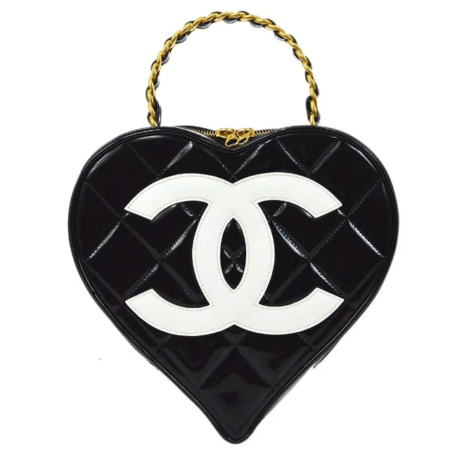 Chanel 1995 Black Patent Leather Heart vanity bag in Black Patent leather from AMORE Vintage Tokyo
