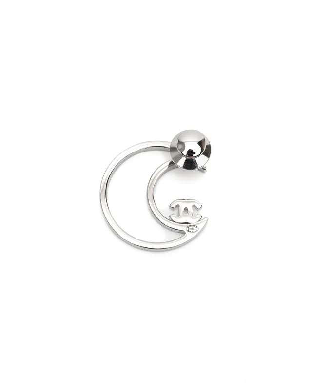 Chanel Coco Mark Pearl Rhinestone Brooch from A Retro Tale, photo 2 of 5