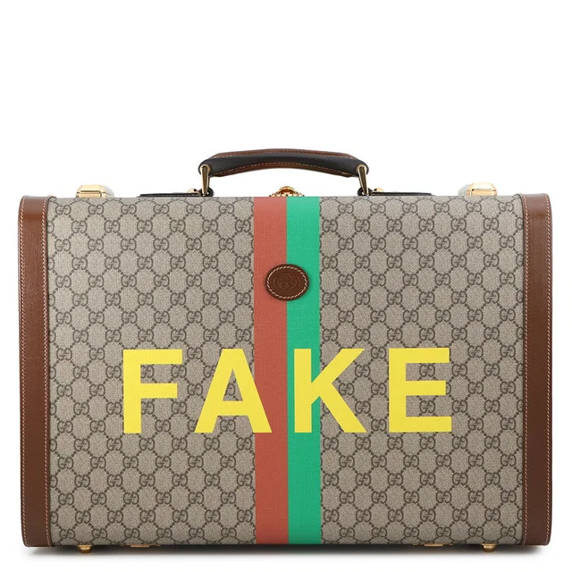 Gucci Fake knot print suitcase Beige/Brown611642 GG Supreme Leather Size Medium in Beige Leather from GALLERY RARE