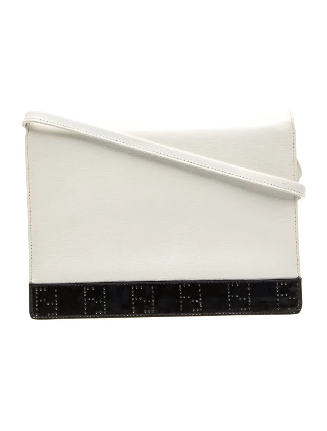 Tod's Clutch clutches in Leather from The RealReal